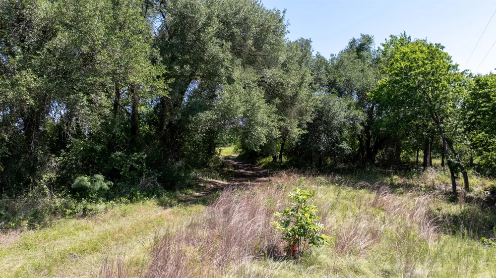 1717 County Road 402 Bartlett, TX 76511