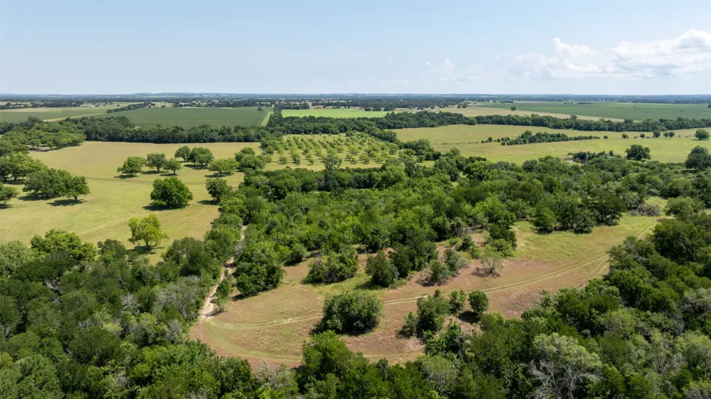 1717 County Road 402 Bartlett, TX 76511