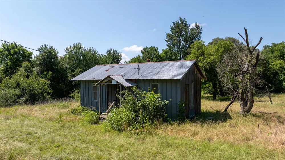 1717 County Road 402 Bartlett, TX 76511