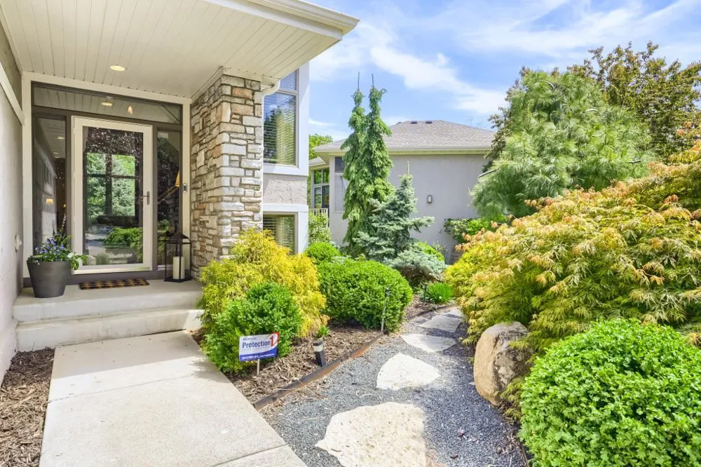 1340 Waterford Drive Golden Valley, MN 55422