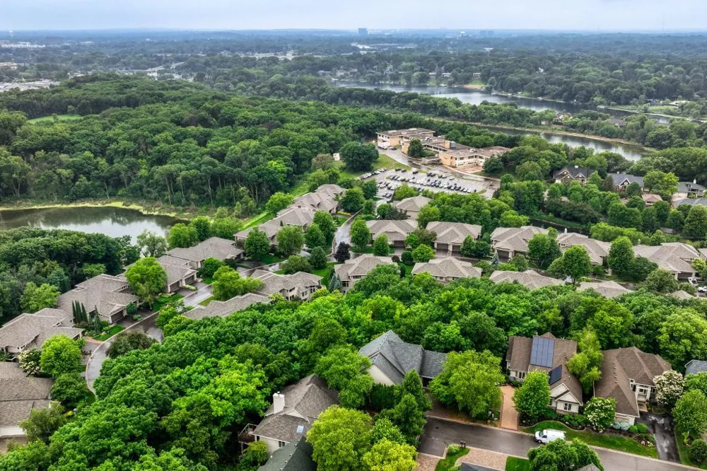 1340 Waterford Drive Golden Valley, MN 55422