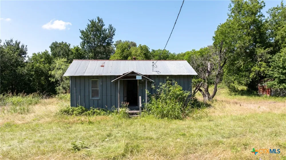 1717 County Road 402 Bartlett, TX 76511