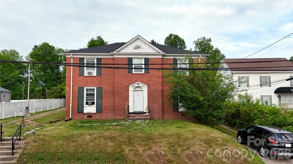 517 Willow Street Mount Airy, NC 27030