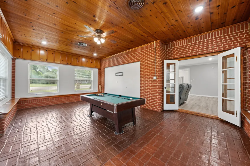 700 Jackson McGregor, TX 76657