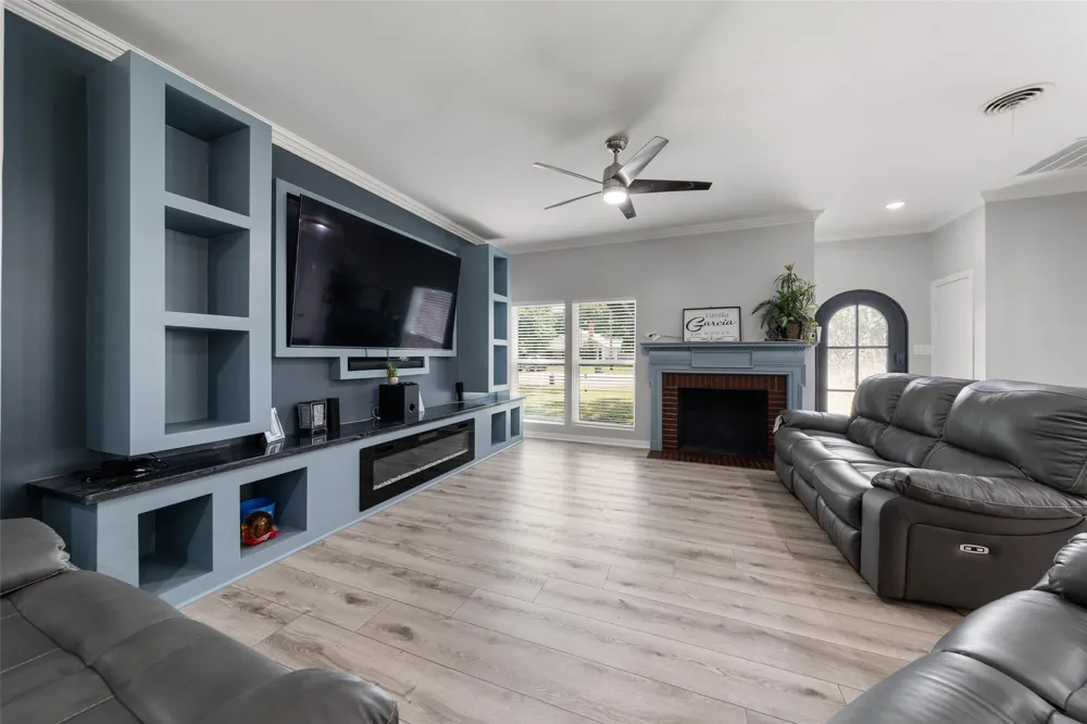 700 Jackson McGregor, TX 76657