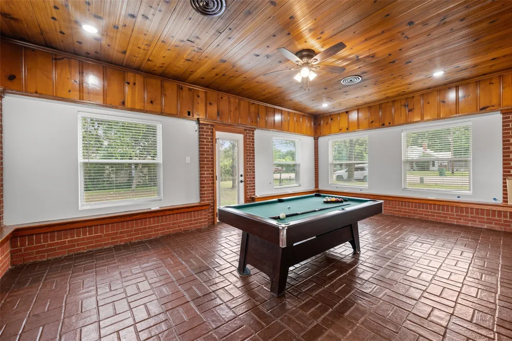 700 Jackson McGregor, TX 76657