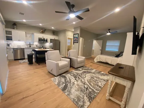922 Cove Trail
