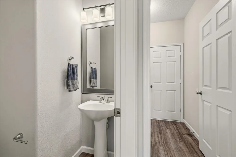8530 E Highlands Crossing Highlands, TX 77562