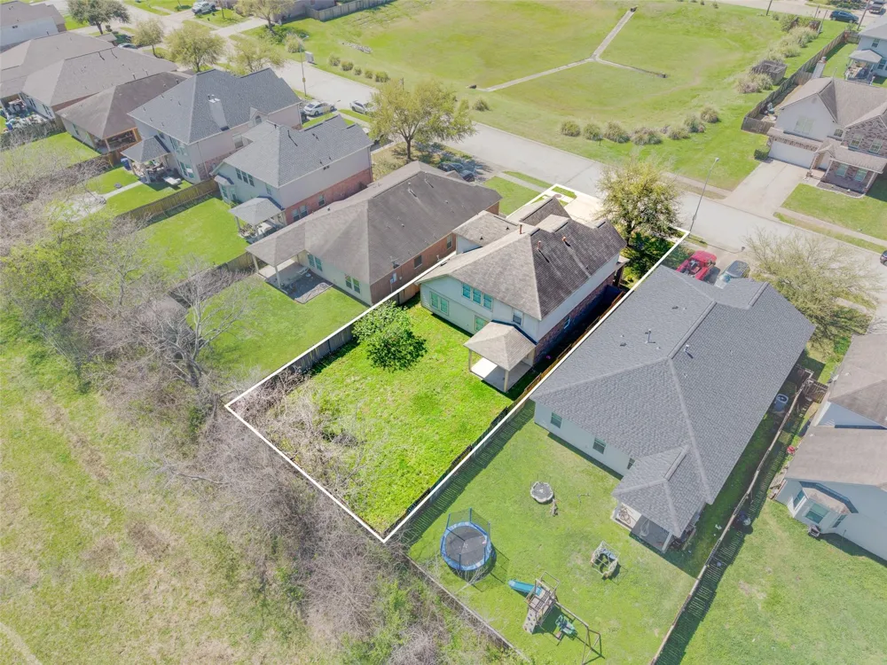 8530 E Highlands Crossing Highlands, TX 77562