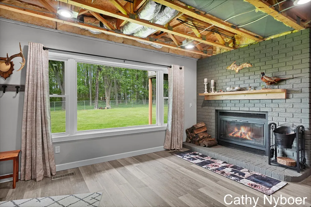 9188 W V AVENUE Schoolcraft, MI 49087