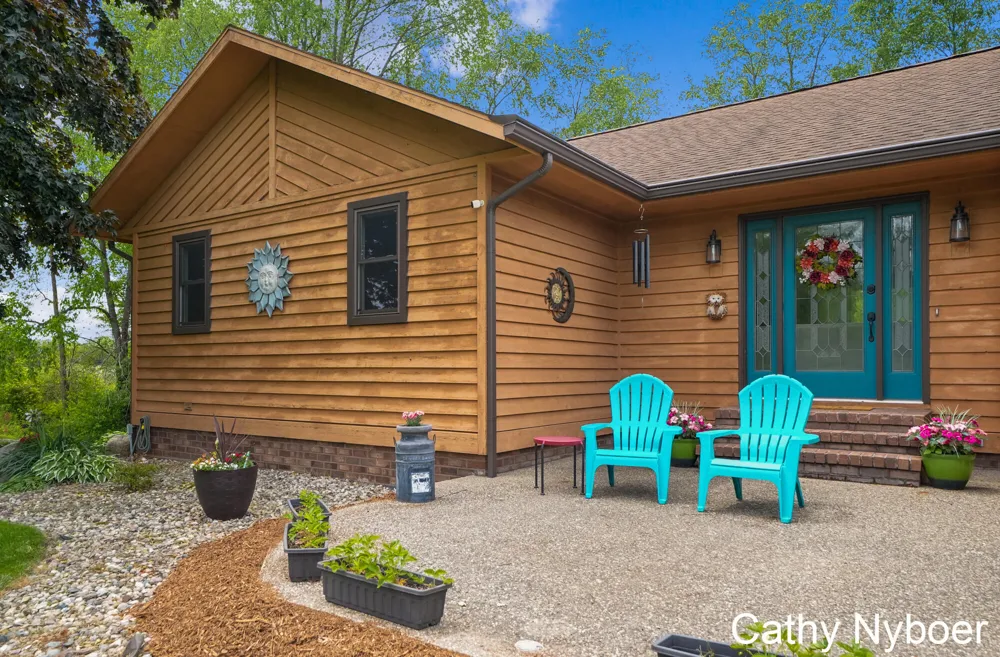 9188 W V AVENUE Schoolcraft, MI 49087
