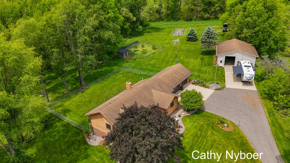 9188 W V AVENUE Schoolcraft, MI 49087