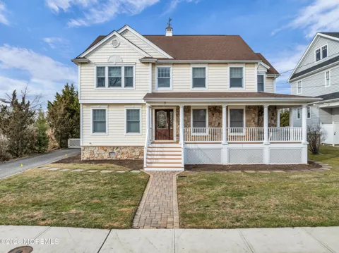 7 Anderson Street