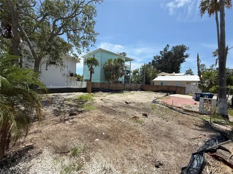 8586 E BAY DRIVE