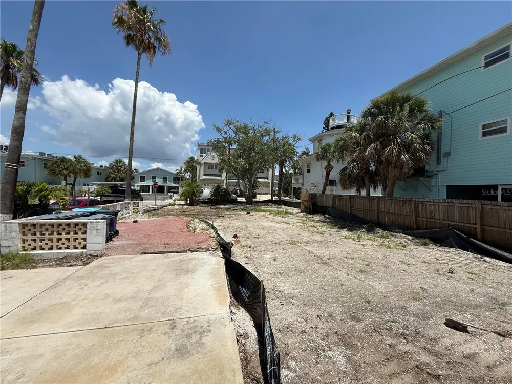 8586 E BAY DRIVE Treasure Island, FL 33706