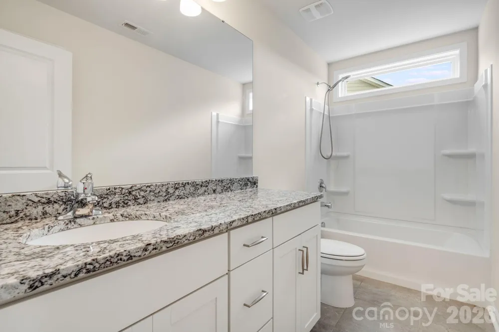 124 Creekview Road Hendersonville, NC 28791