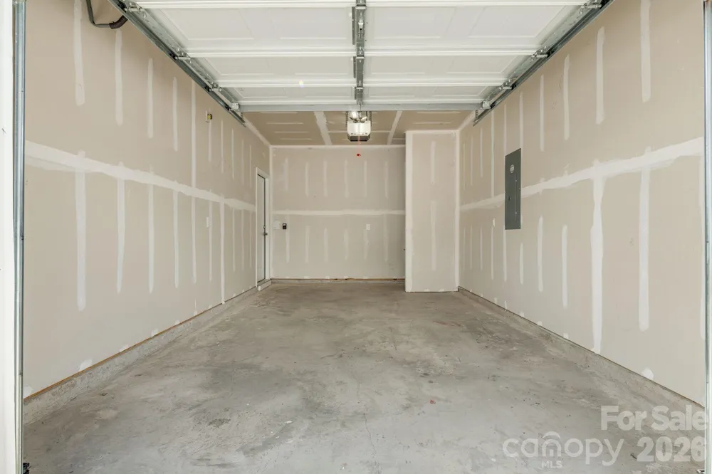 124 Creekview Road Hendersonville, NC 28791