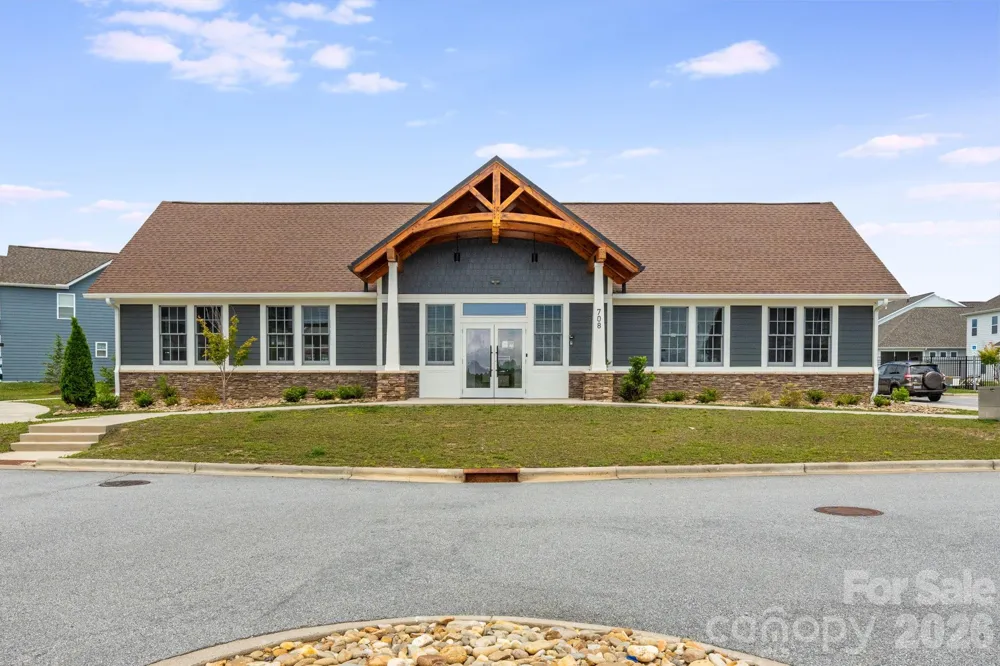 124 Creekview Road Hendersonville, NC 28791