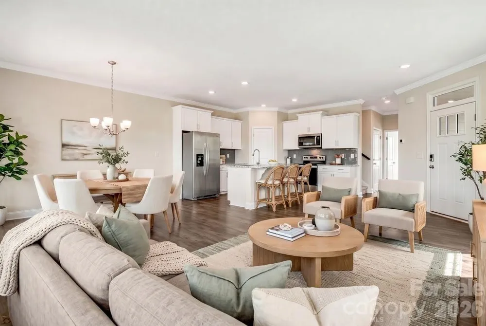 124 Creekview Road Hendersonville, NC 28791