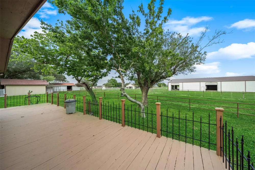 119 Fm 1891 Shiner, TX 77984