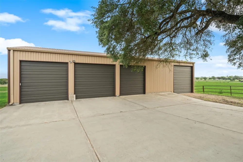 119 Fm 1891 Shiner, TX 77984