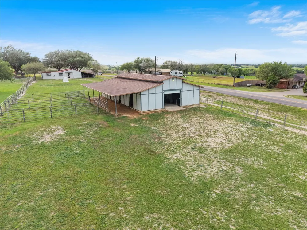 119 Fm 1891 Shiner, TX 77984