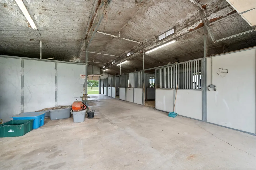 119 Fm 1891 Shiner, TX 77984