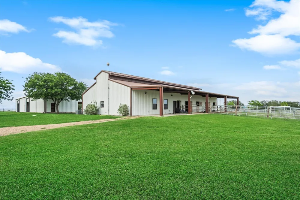 119 Fm 1891 Shiner, TX 77984