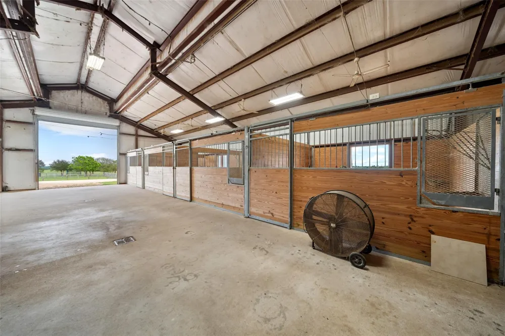 119 Fm 1891 Shiner, TX 77984