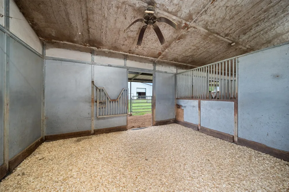 119 Fm 1891 Shiner, TX 77984
