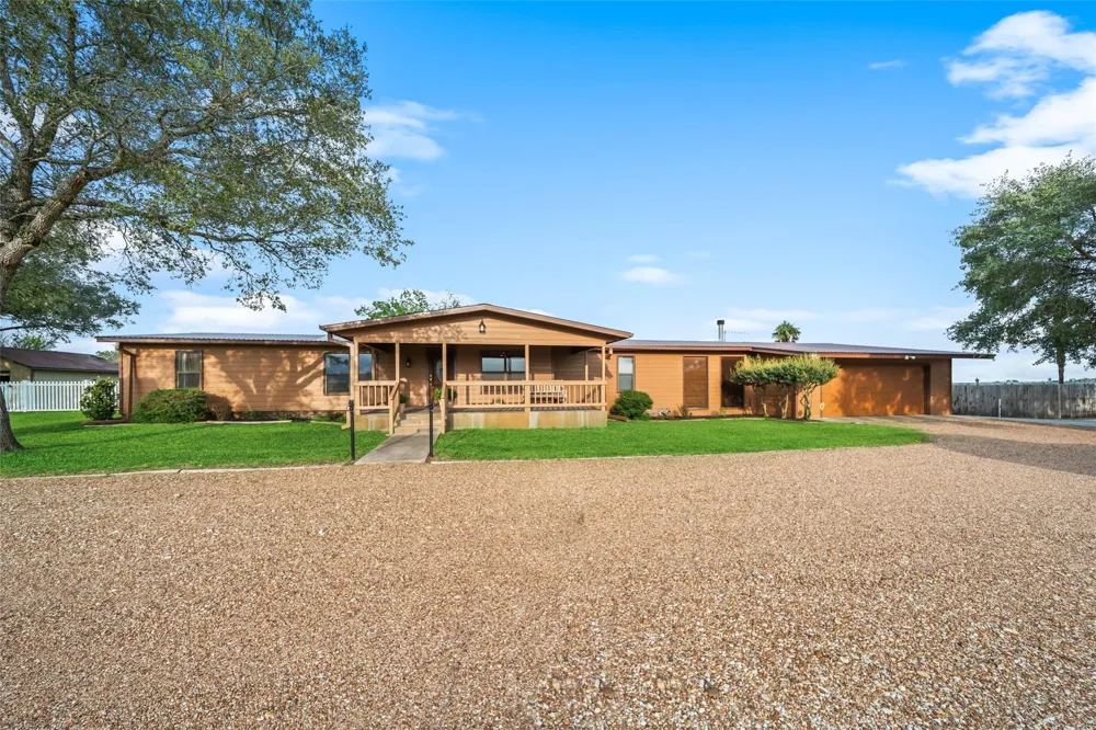 119 Fm 1891 Shiner, TX 77984