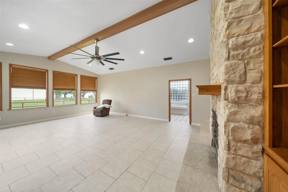 119 Fm 1891 Shiner, TX 77984
