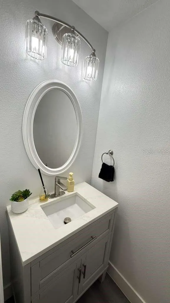 5073 KINGSCREST LANE Oviedo, FL 32765