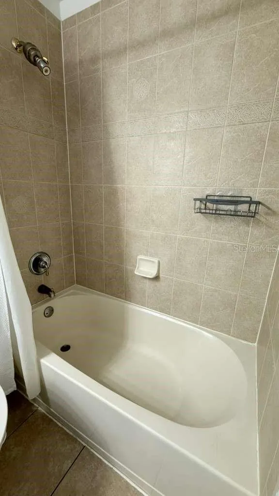5073 KINGSCREST LANE Oviedo, FL 32765