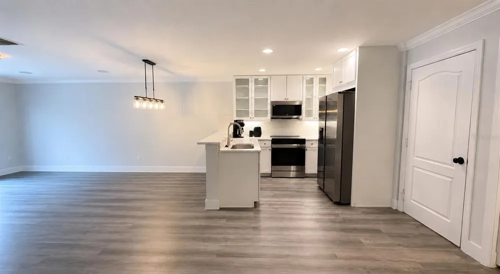 5073 KINGSCREST LANE Oviedo, FL 32765