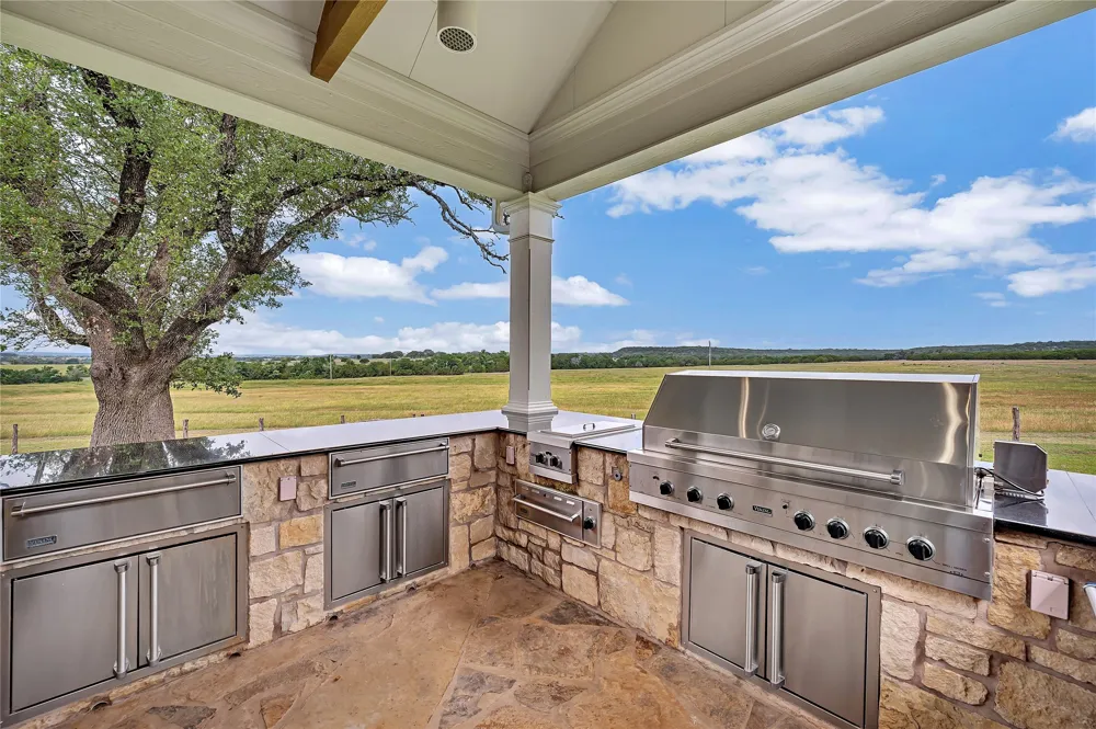 8356 FM 219 Clifton, TX 76634
