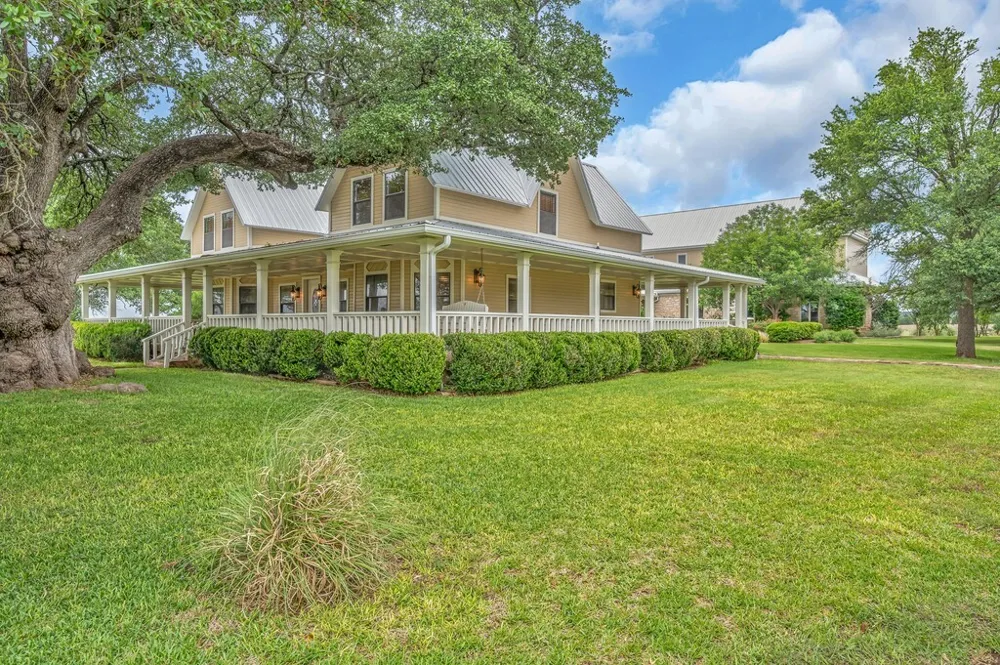 8356 FM 219 Clifton, TX 76634