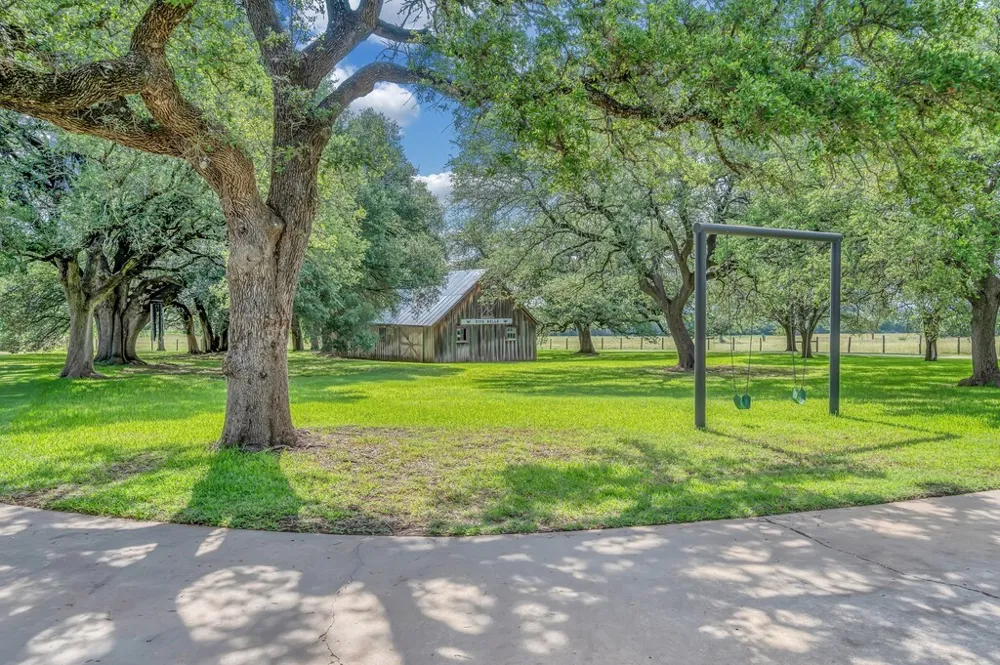 8356 FM 219 Clifton, TX 76634
