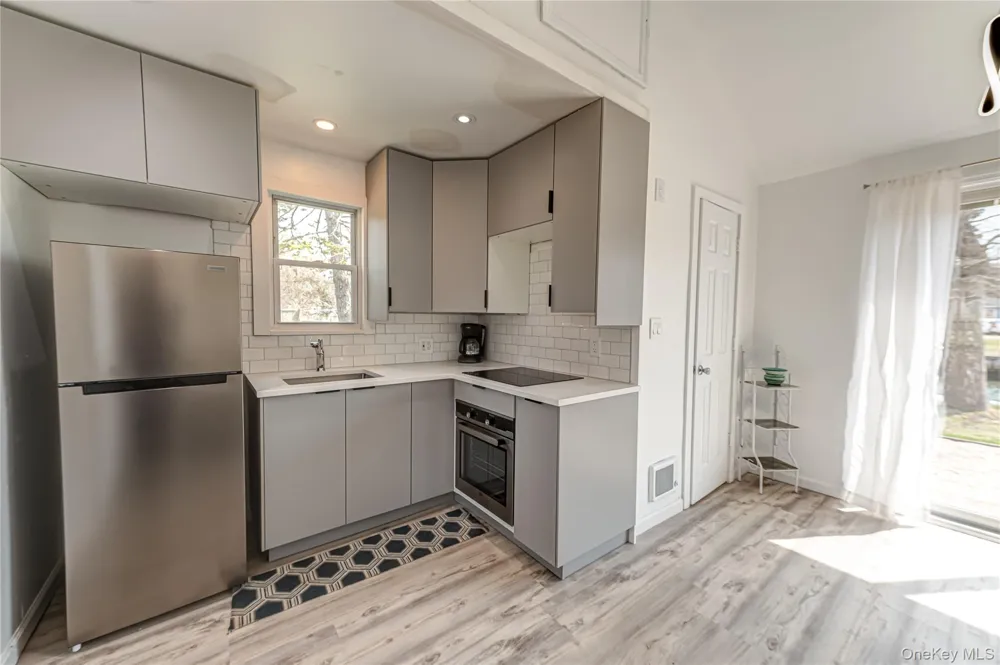 18 Shinnecock Road #3 Hampton Bays, NY 11946
