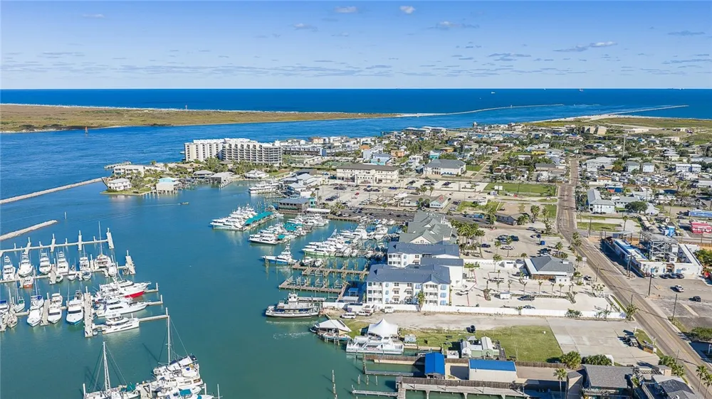 136 W Cotter Avenue #25 Port Aransas, TX 78373
