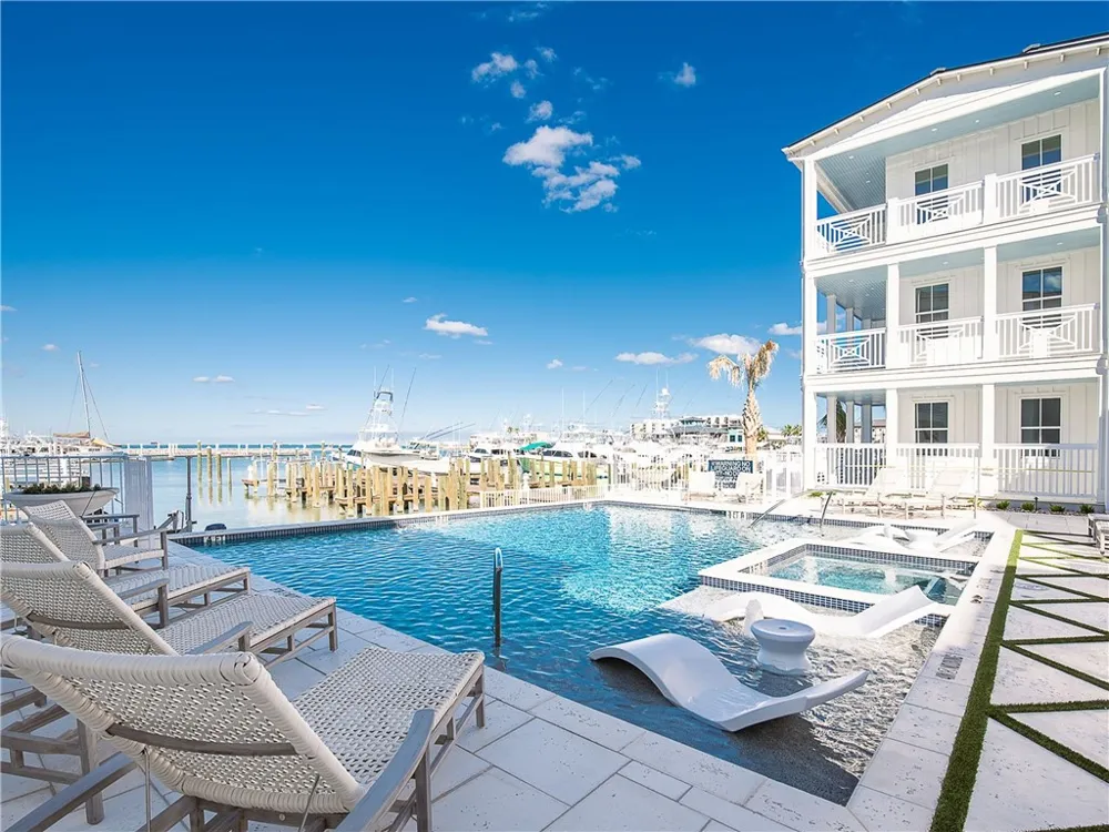 Address Not Shown Port Aransas, TX 78373