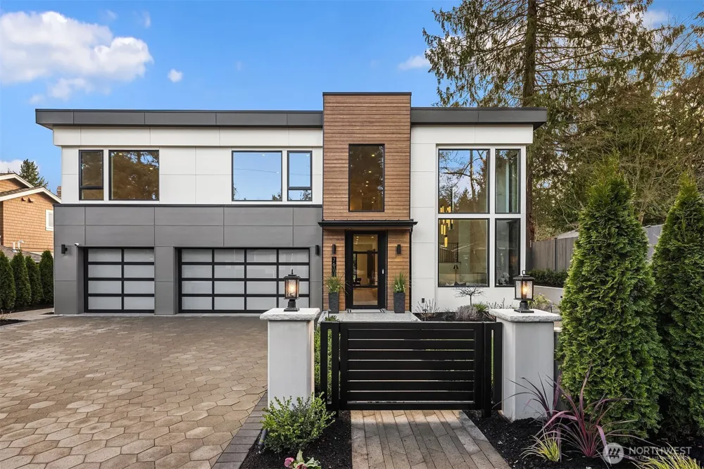 7611 NE 12th Street Medina, WA 98039