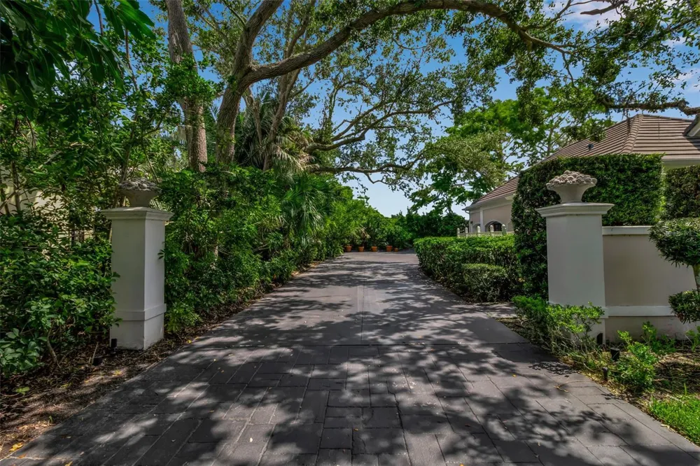 101 OSPREY POINT DRIVE Osprey, FL 34229