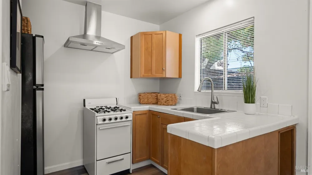 38 Bret Avenue San Rafael, CA 94901