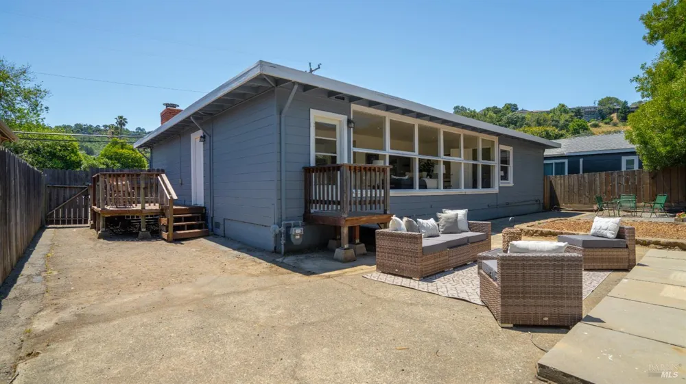 38 Bret Avenue San Rafael, CA 94901