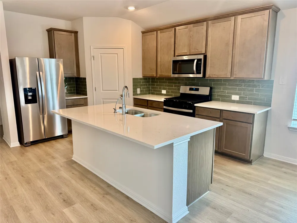 231 Red Tail Hawk Lane Cedar Creek, TX 78612