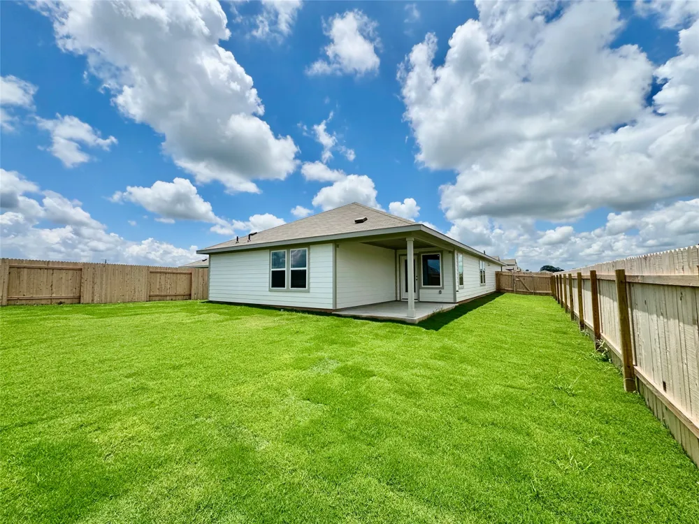 231 Red Tail Hawk Lane Cedar Creek, TX 78612