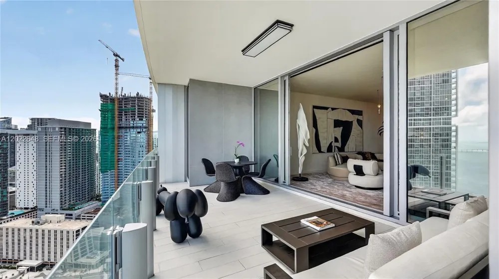 300 Biscayne Blvd Way #3604 Miami, FL 33131