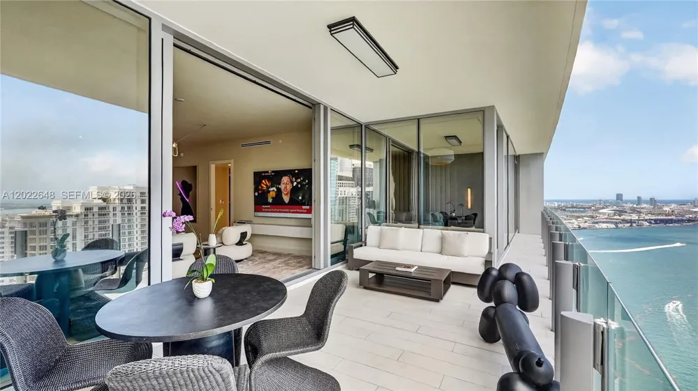 300 Biscayne Blvd Way #3604 Miami, FL 33131