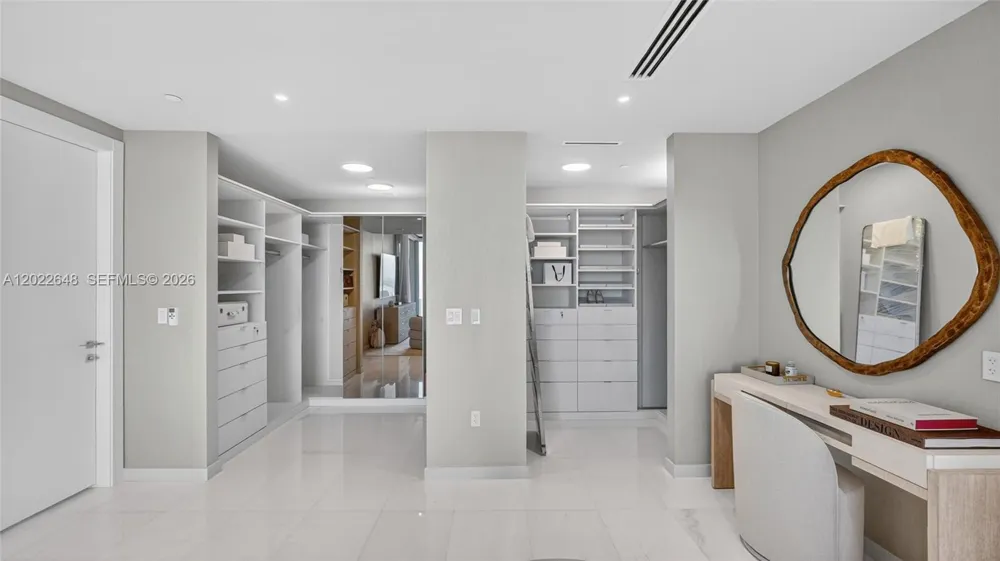 300 Biscayne Blvd Way #3604 Miami, FL 33131